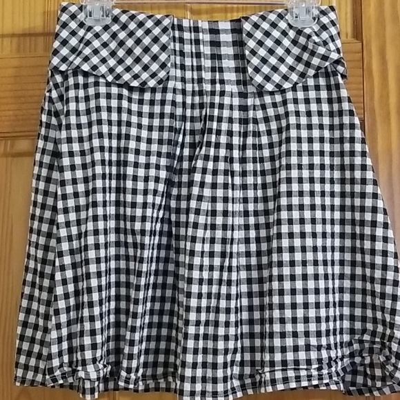 S D II Dresses & Skirts - Black & White Skirt With Gold Spa…